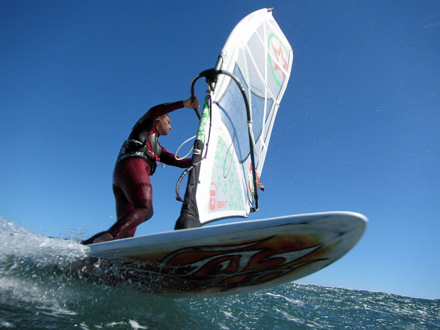 Windsurfing and kitesurfing on Playa del Cabezo in El Medano on Tenerife