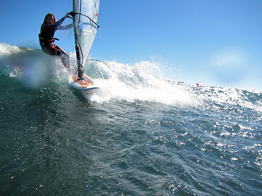 Windsurfing and kitesurfing on Playa del Cabezo in El Medano on Tenerife