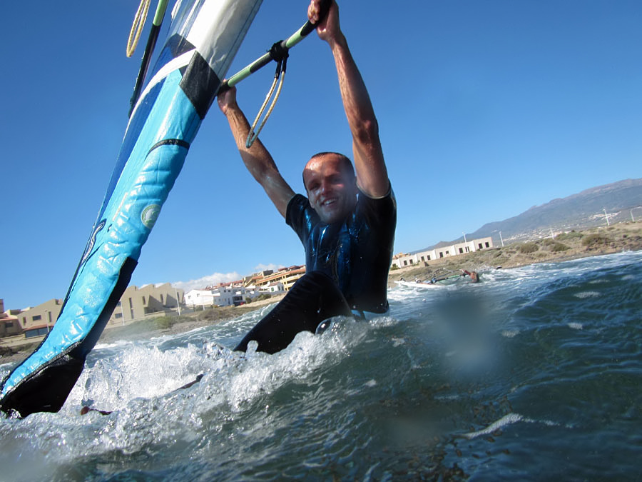 Windsurfing and kitesurfing on Playa del Cabezo in El Medano on Tenerife