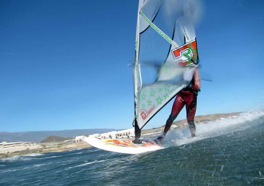 Windsurfing and kitesurfing on Playa del Cabezo in El Medano on Tenerife