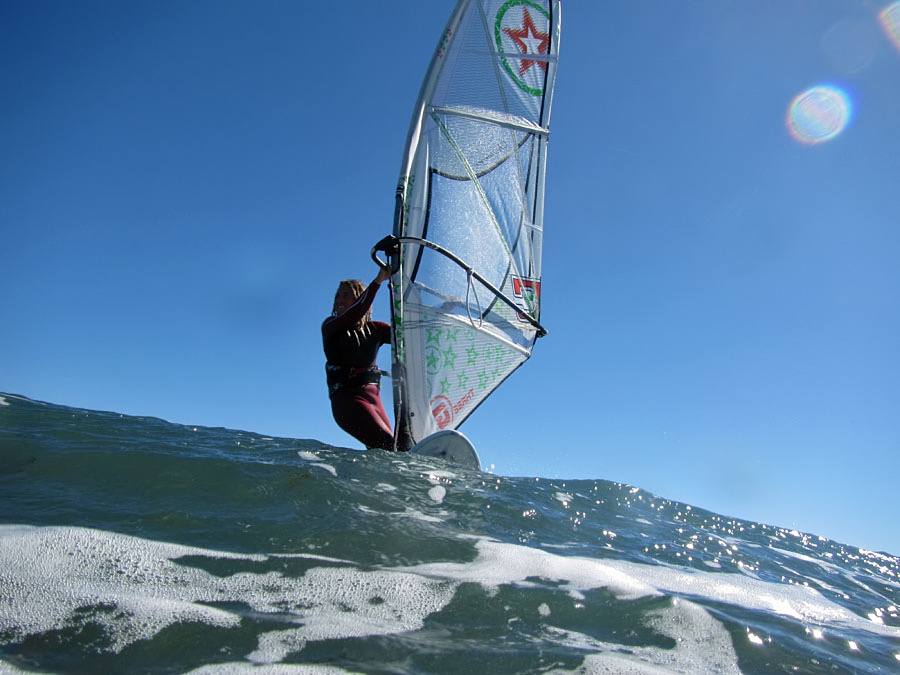 Windsurfing and kitesurfing on Playa del Cabezo in El Medano on Tenerife