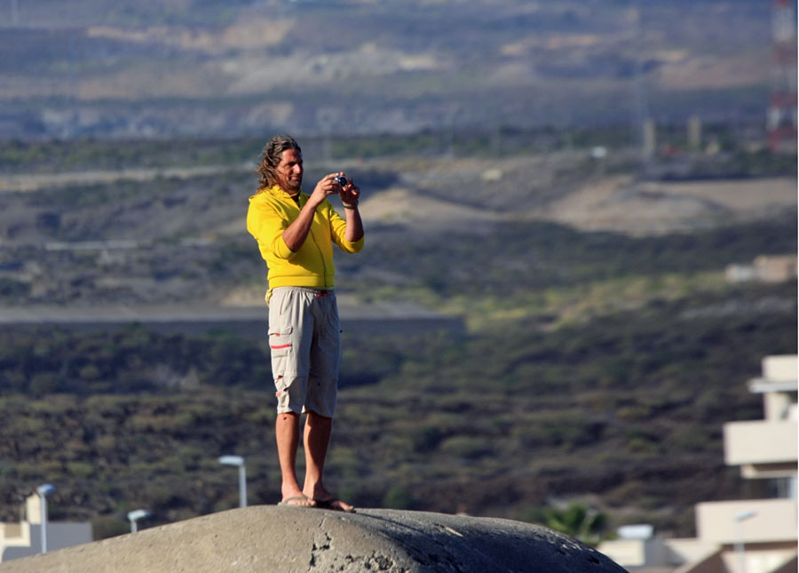 Windsurfing and kitesurfing on Playa del Cabezo in El Medano on Tenerife