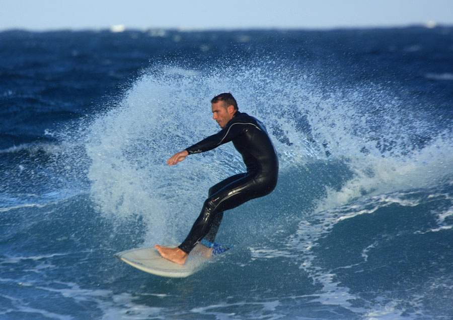 Windsurfing and kitesurfing on Playa del Cabezo in El Medano on Tenerife