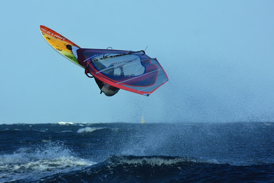 Windsurfing and kitesurfing on Playa del Cabezo in El Medano on Tenerife