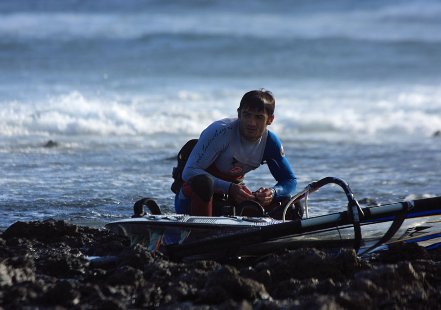 Windsurfing and kitesurfing on Playa del Cabezo in El Medano on Tenerife