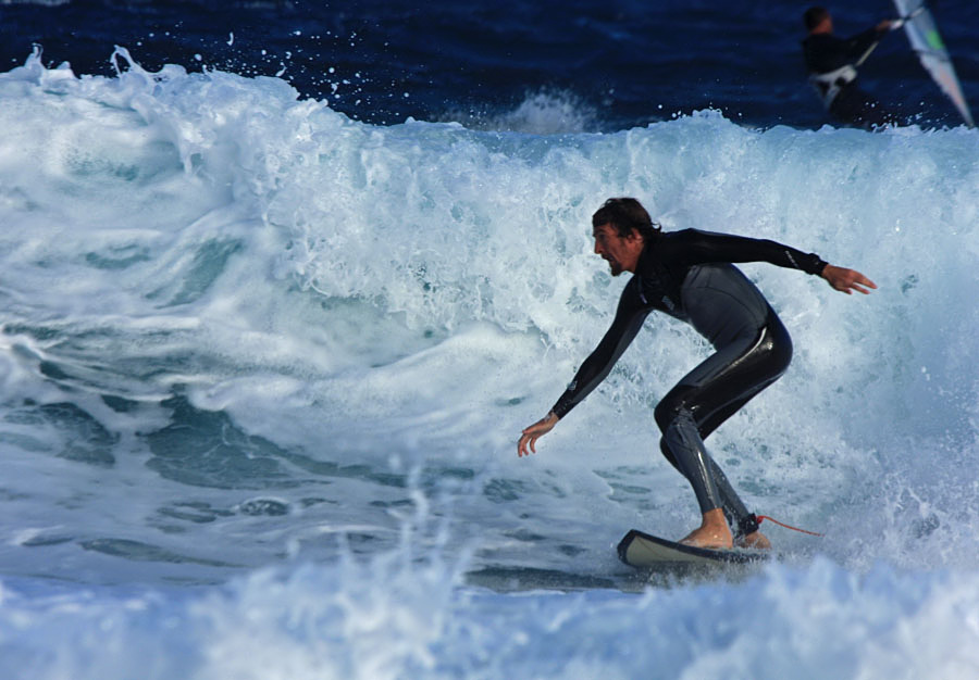 Windsurfing and kitesurfing on Playa del Cabezo in El Medano on Tenerife