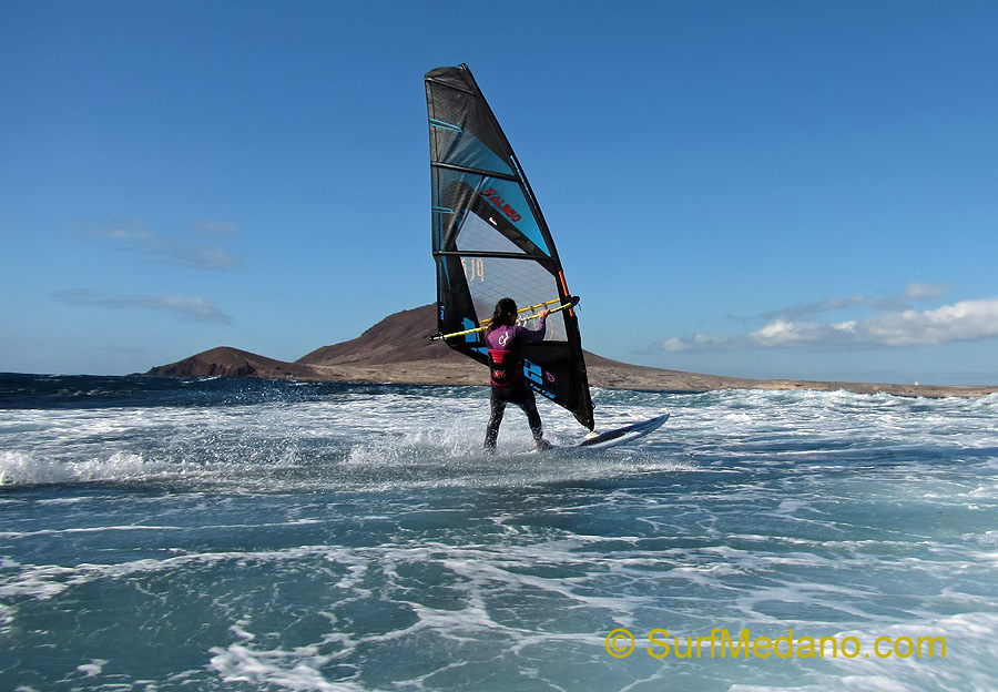 Windsurfing and kitesurfing on Playa del Cabezo in El Medano on Tenerife