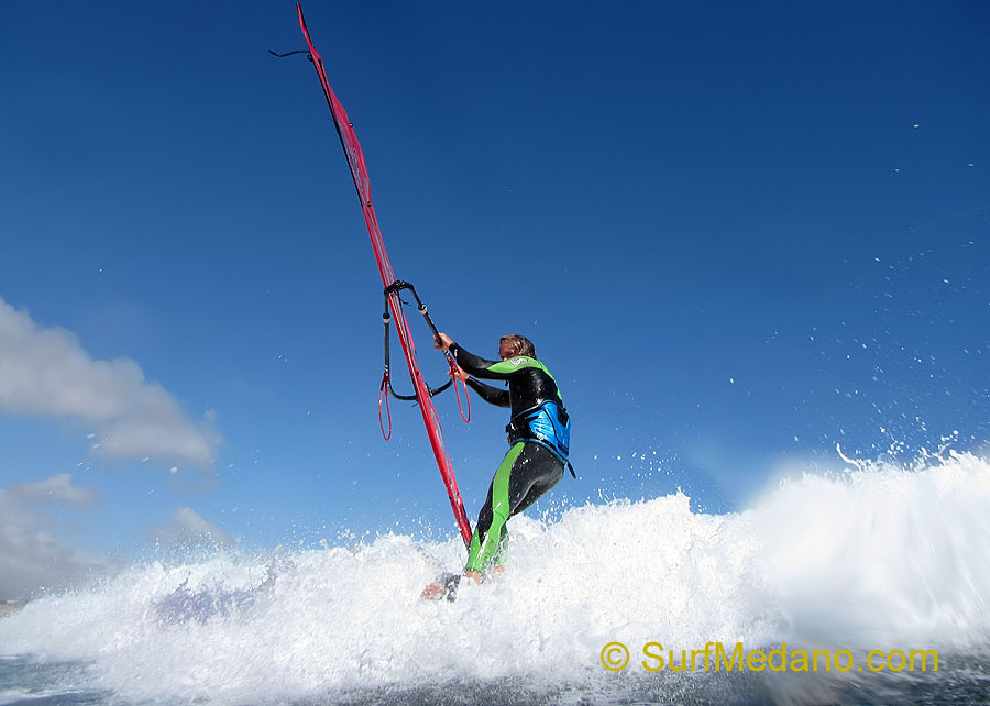 Windsurfing and kitesurfing on Playa del Cabezo in El Medano on Tenerife