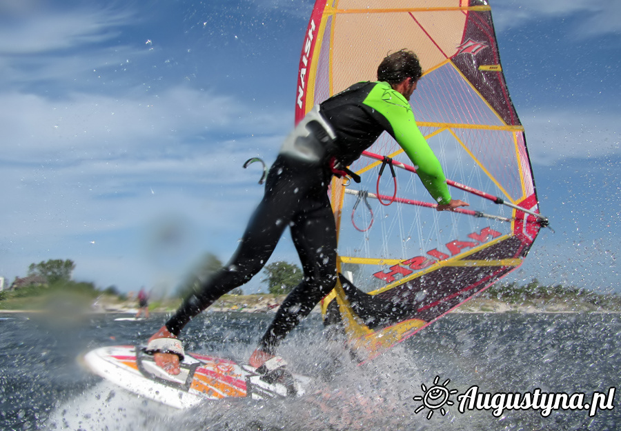 Hawaje, czyli windsurfing i kitesurfing 14.07.2013 w Jastarni na Pwyspie Helskim