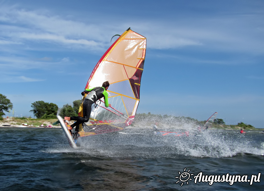 Hawaje, czyli windsurfing i kitesurfing 14.07.2013 w Jastarni na Pwyspie Helskim