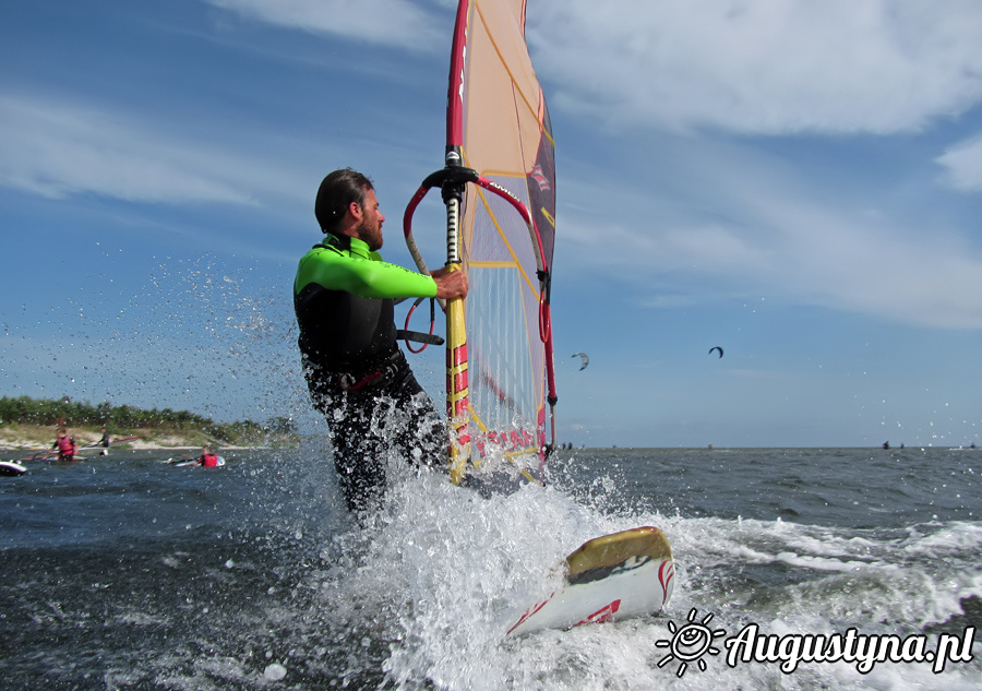 Hawaje, czyli windsurfing i kitesurfing 14.07.2013 w Jastarni na Pwyspie Helskim