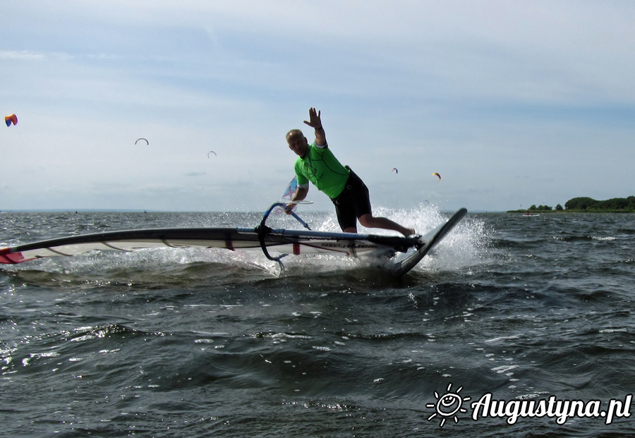 Hawaje, czyli windsurfing i kitesurfing 14.07.2013 w Jastarni na Pwyspie Helskim