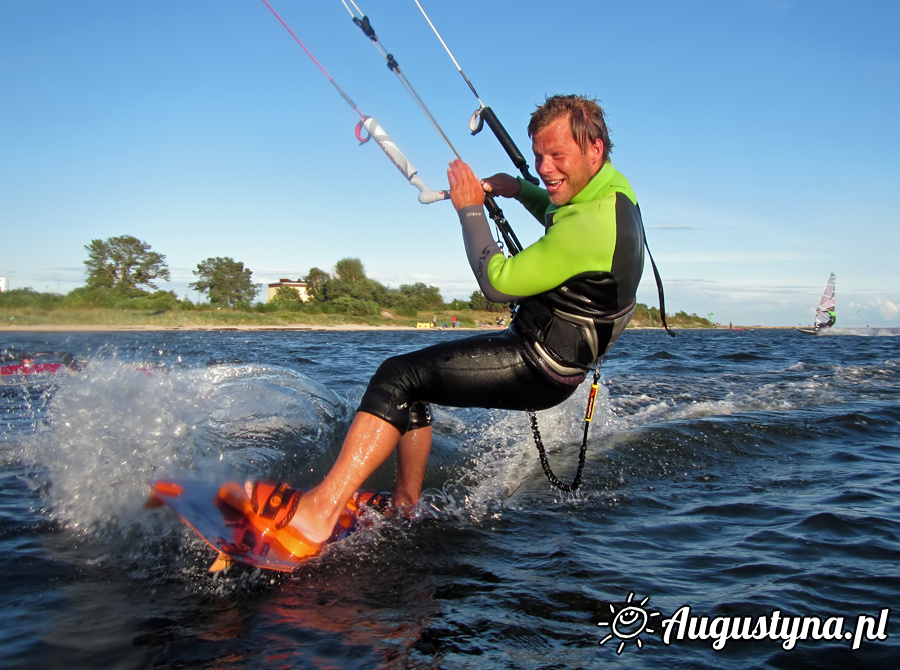 Hawaje, czyli windsurfing i kitesurfing 31.07.2013 w Jastarni na Pwyspie Helskim