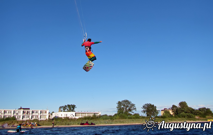 Hawaje, czyli windsurfing i kitesurfing 31.07.2013 w Jastarni na Pwyspie Helskim