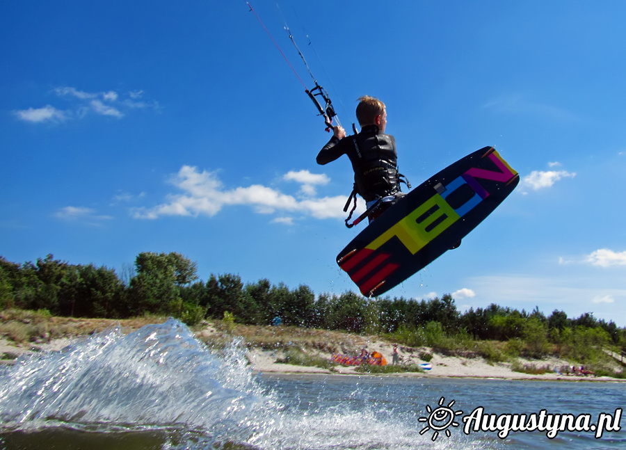 Hawaje, czyli windsurfing i kitesurfing 12.08.2013 w Jastarni na Pwyspie Helskim