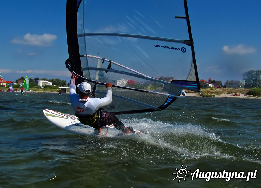 Hawaje, czyli windsurfing i kitesurfing 12.08.2013 w Jastarni na Pwyspie Helskim