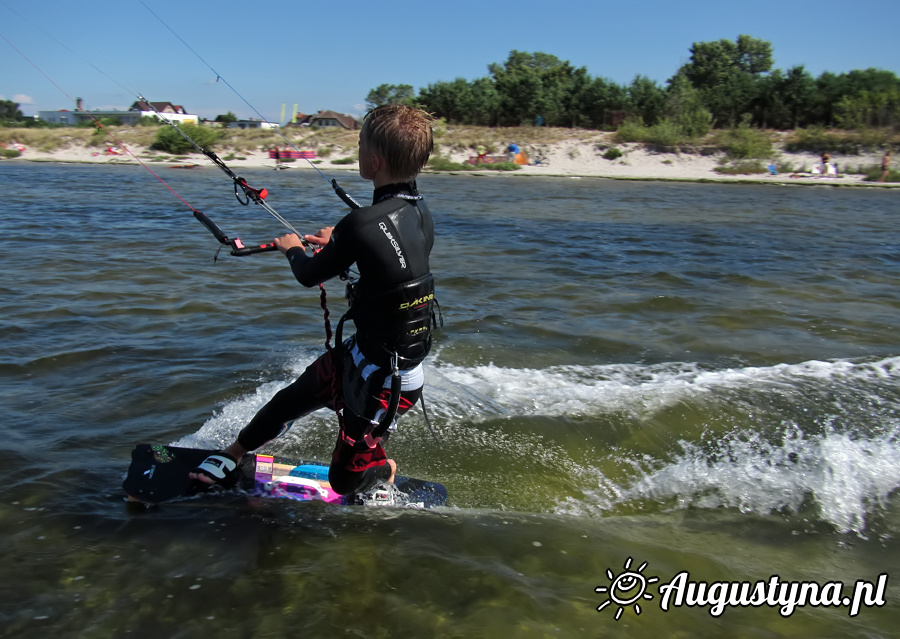 Hawaje, czyli windsurfing i kitesurfing 12.08.2013 w Jastarni na Pwyspie Helskim