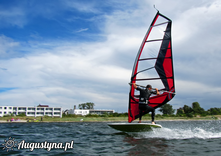 Hawaje, czyli windsurfing i kitesurfing 14.08.2013 w Jastarni na Pwyspie Helskim