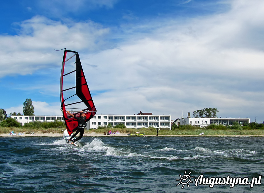 Hawaje, czyli windsurfing i kitesurfing 14.08.2013 w Jastarni na Pwyspie Helskim