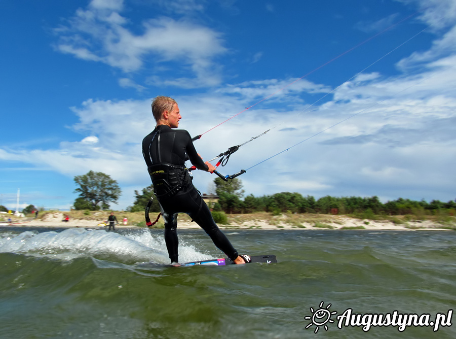 Hawaje, czyli windsurfing i kitesurfing 14.08.2013 w Jastarni na Pwyspie Helskim