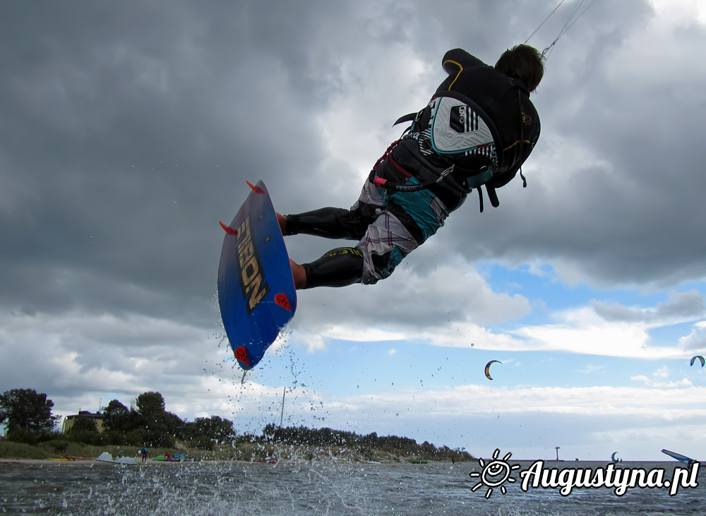 Wiatr W 5 Bf, czyli windsurfing i kitesurfing 01.09.2013 w Jastarni na Pwyspie Helskim