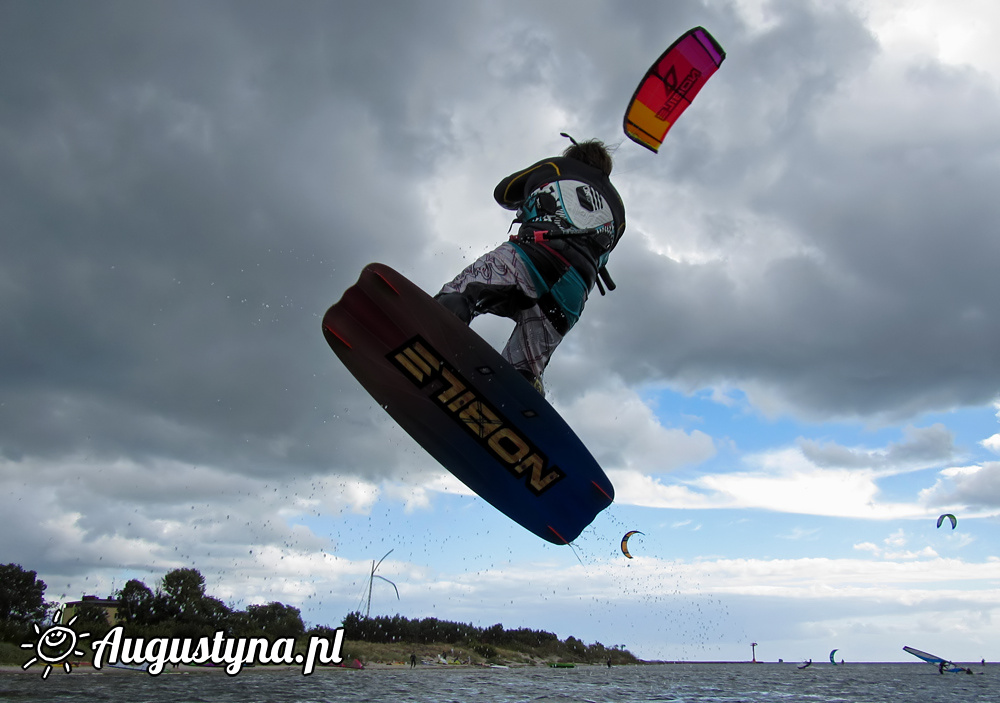 Wiatr W 5 Bf, czyli windsurfing i kitesurfing 01.09.2013 w Jastarni na Pwyspie Helskim