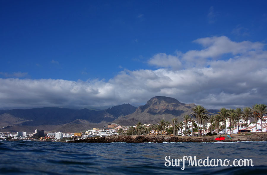 Surfing and bodyboarding on Derecha and Izquierda in Las Americas Tenerife