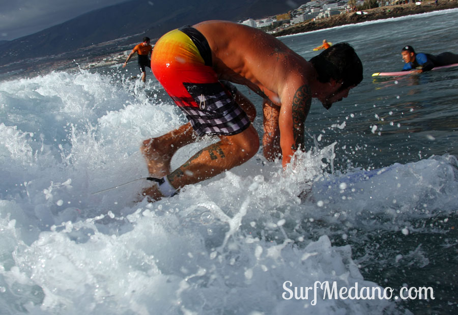 Surfing and bodyboarding on Derecha and Izquierda in Las Americas Tenerife