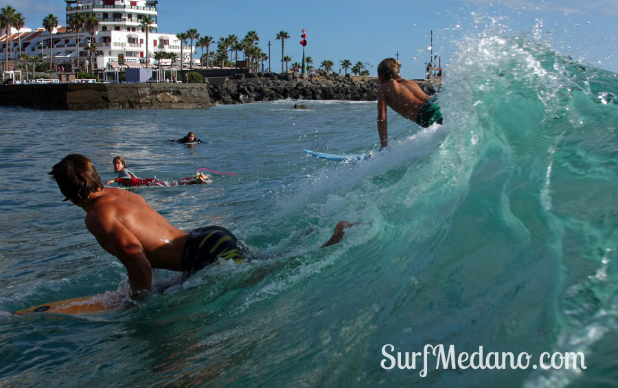 Surfing and bodyboarding on Derecha and Izquierda in Las Americas Tenerife