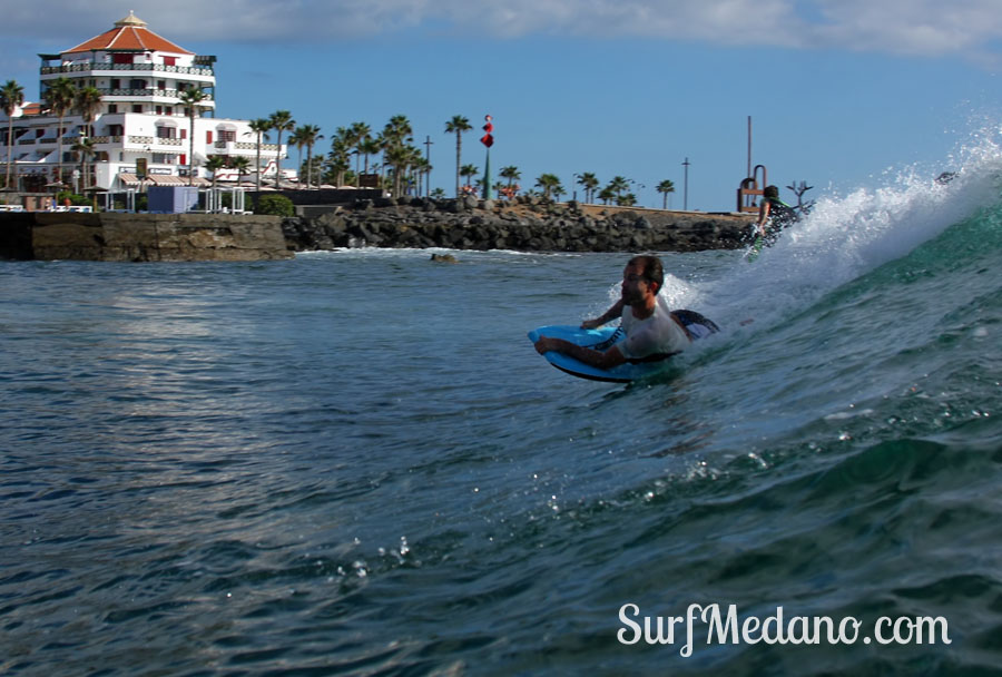 Surfing and bodyboarding on Derecha and Izquierda in Las Americas Tenerife