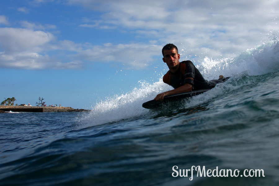 Surfing and bodyboarding on Derecha and Izquierda in Las Americas Tenerife