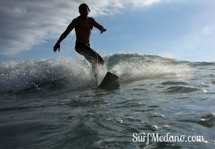 Surfing and bodyboarding on Derecha and Izquierda in Las Americas Tenerife