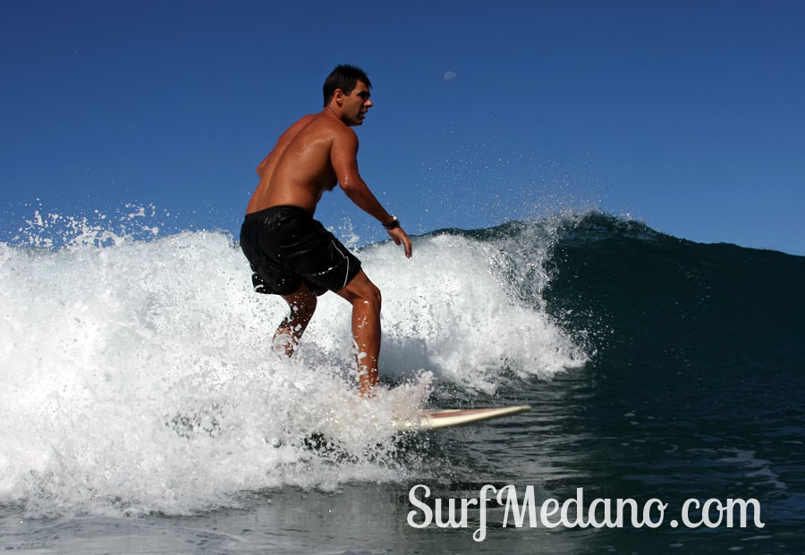 Surfing and bodyboarding on Derecha, Izquierda and El Conquistador in Las Americas on Tenerife