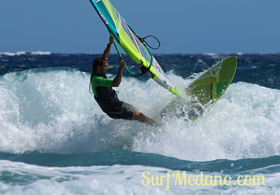 Windsurfing and kitesurfing at El Cabezo in El Medano Tenerife