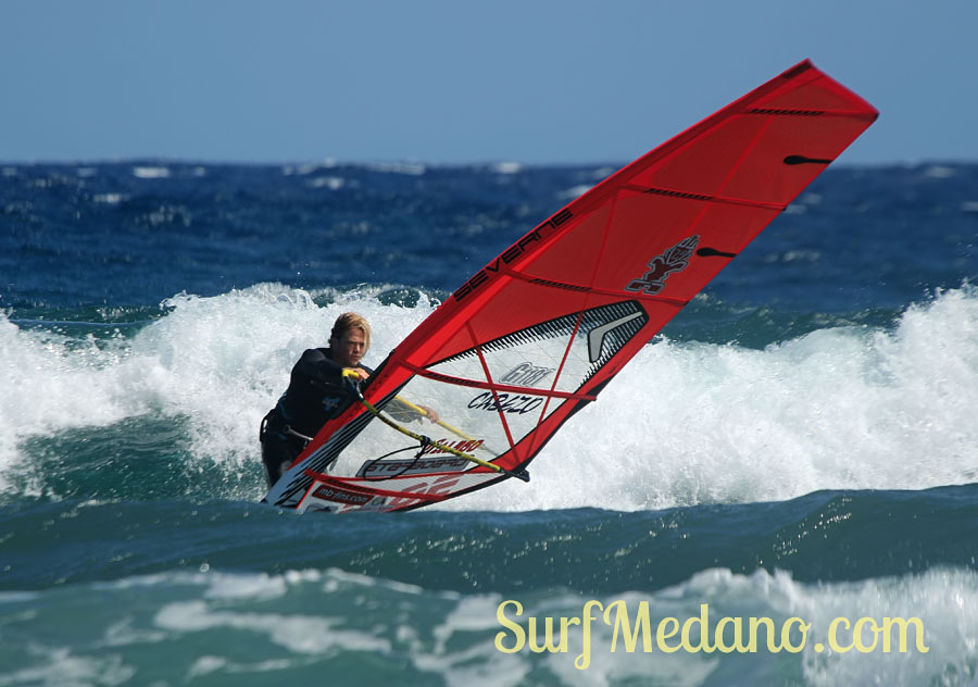 Windsurfing and kitesurfing at El Cabezo in El Medano Tenerife