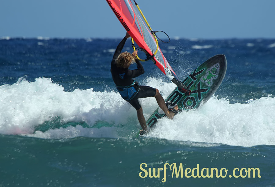 Windsurfing and kitesurfing at El Cabezo in El Medano Tenerife