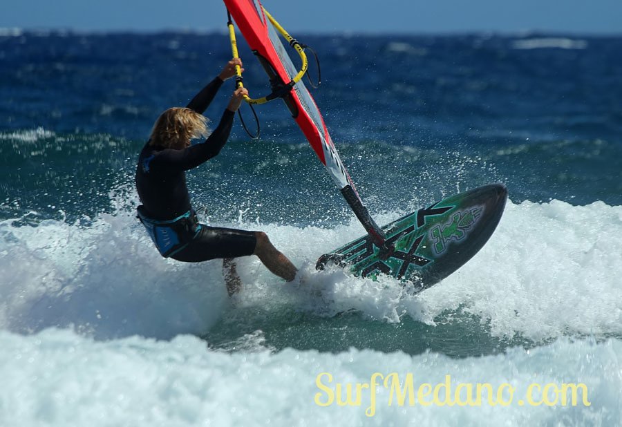 Windsurfing and kitesurfing at El Cabezo in El Medano Tenerife