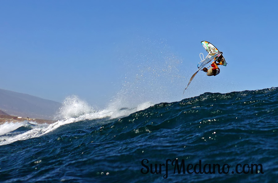 Windsurfing and kitesurfing at El Cabezo in El Medano Tenerife