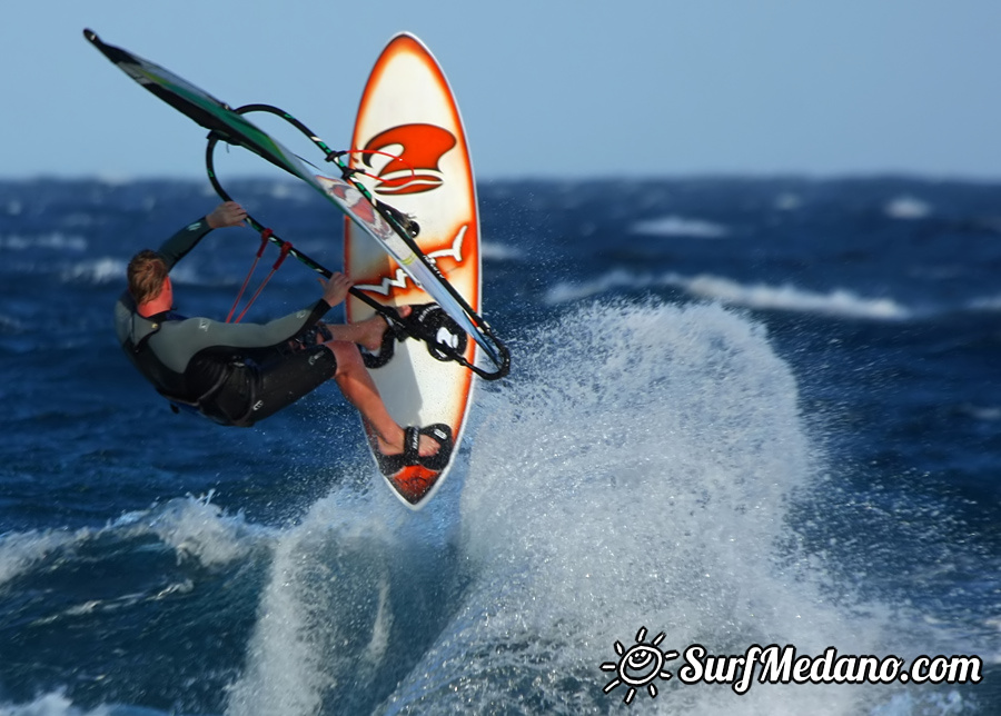 Windsurfing and kitesurfing at El Cabezo in El Medano Tenerife