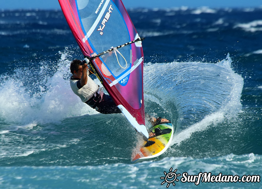 Windsurfing and kitesurfing at El Cabezo in El Medano Tenerife