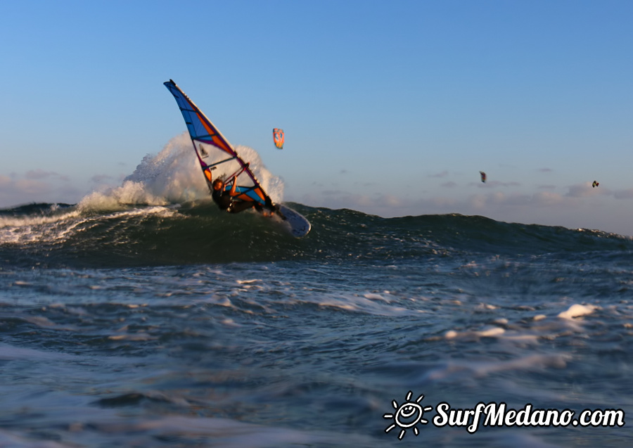 Windsurfing and kitesurfing at Harbour Wall in El Medano Tenerife