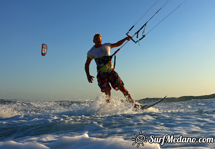 Windsurfing and kitesurfing at Harbour Wall in El Medano Tenerife