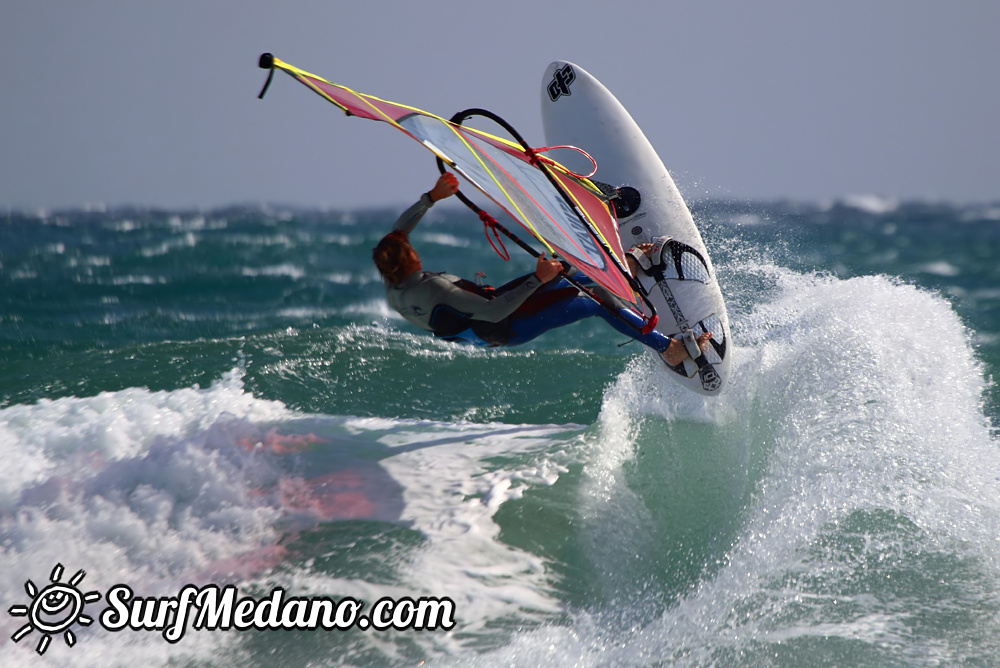 Windsurfing and kitesurfing at El Cabezo in El Medano Tenerife