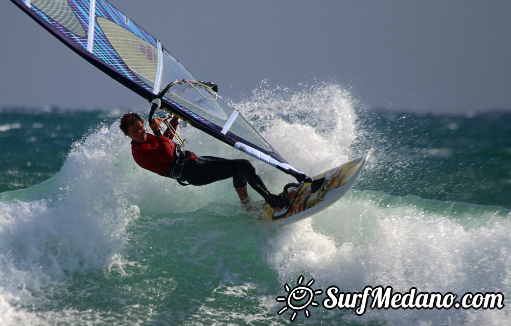 Windsurfing and kitesurfing at El Cabezo in El Medano Tenerife