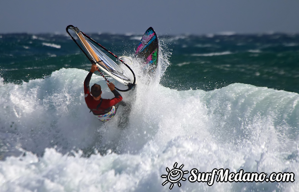 Windsurfing and kitesurfing at El Cabezo in El Medano Tenerife