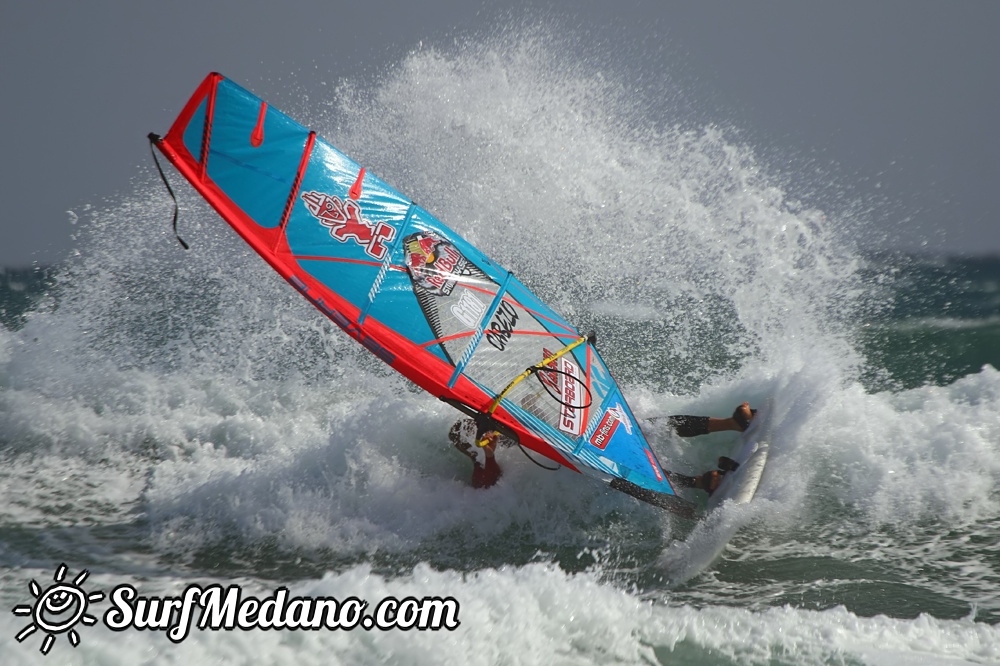 Windsurfing and kitesurfing at El Cabezo in El Medano Tenerife