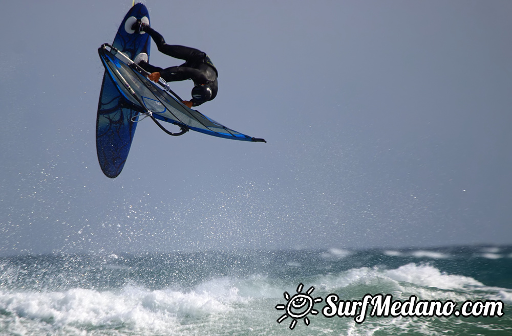 Windsurfing and kitesurfing at El Cabezo in El Medano Tenerife