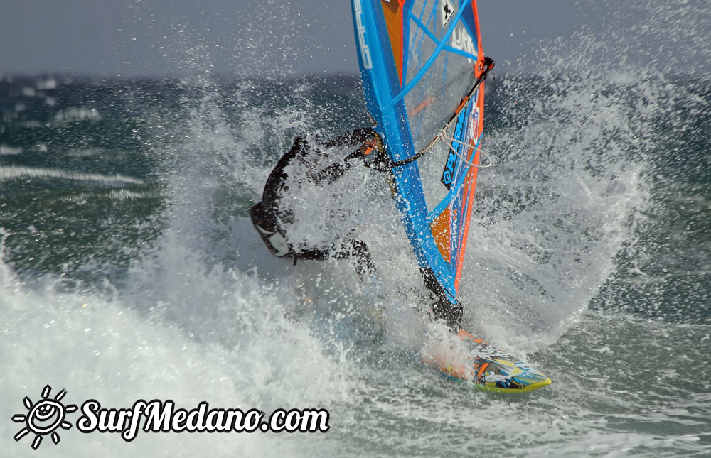 Windsurfing and kitesurfing at El Cabezo in El Medano Tenerife