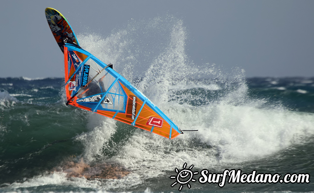 Windsurfing and kitesurfing at El Cabezo in El Medano Tenerife