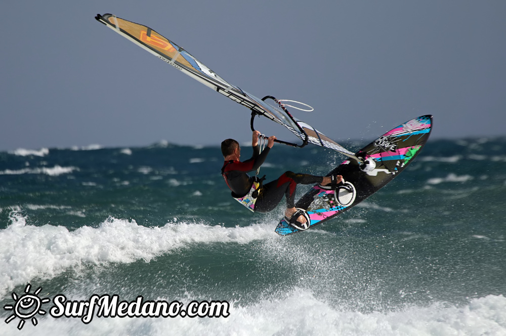 Windsurfing and kitesurfing at El Cabezo in El Medano Tenerife